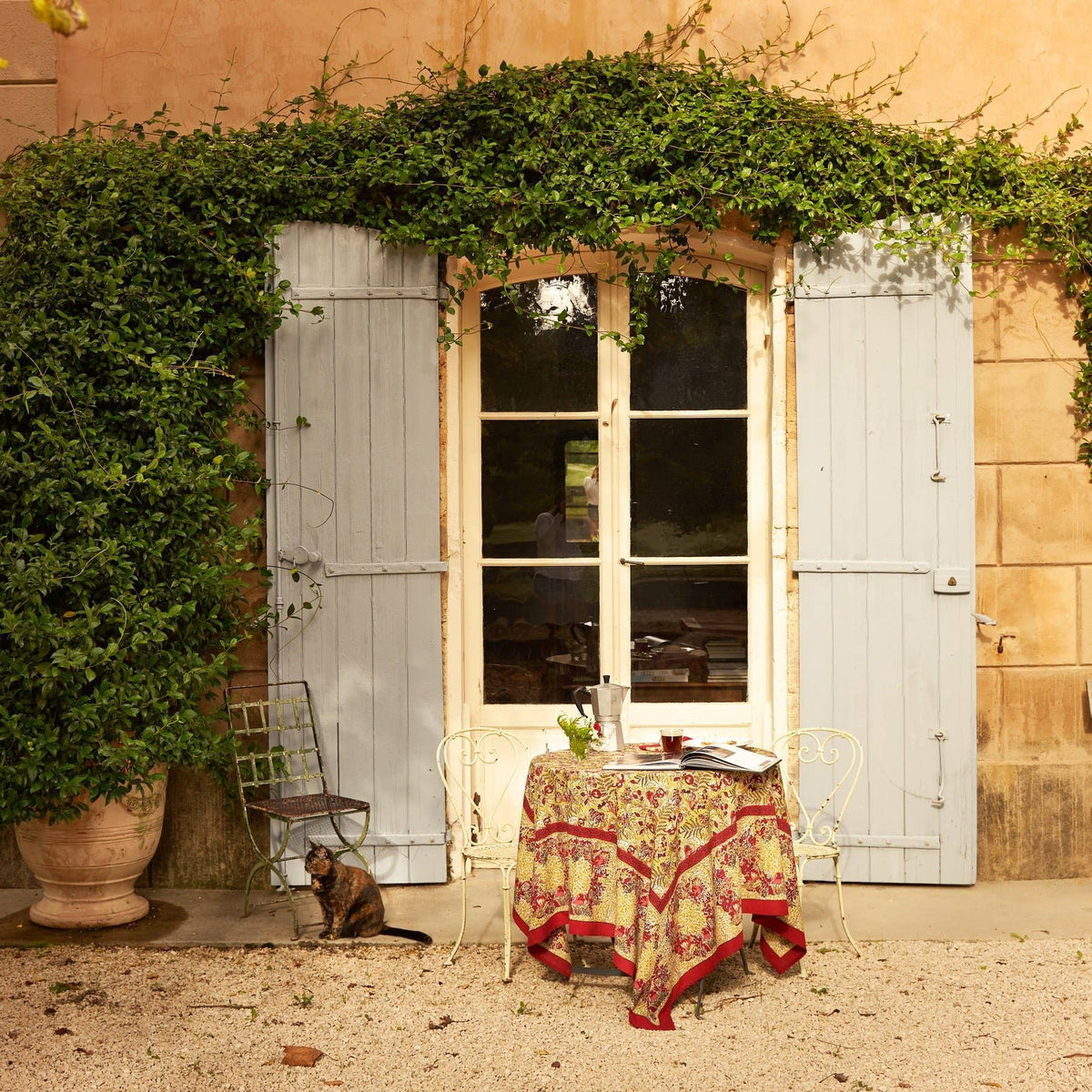 Winter Garden Red & Green | French Tablecloths