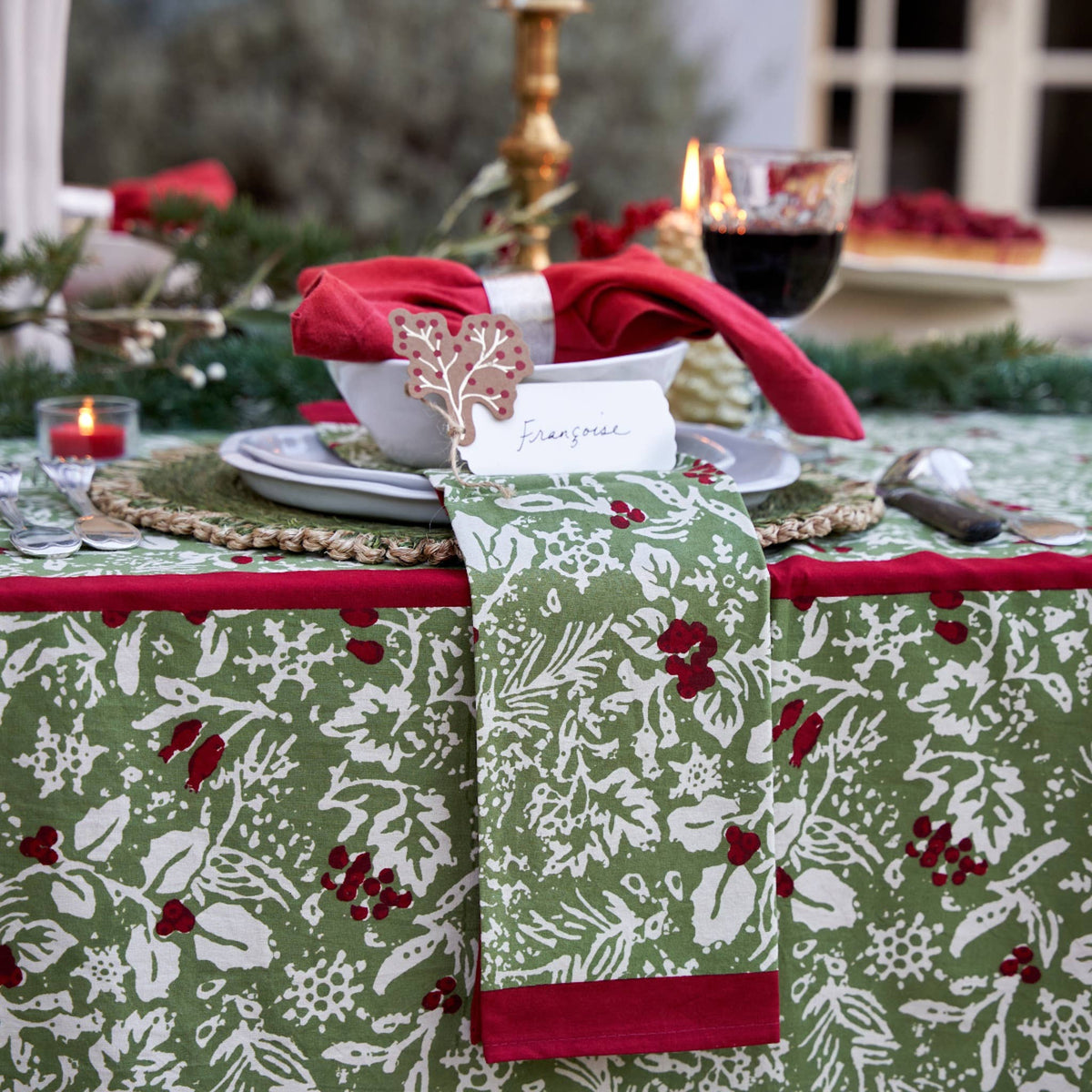 Baies de Houx Red & Green Tablecloth