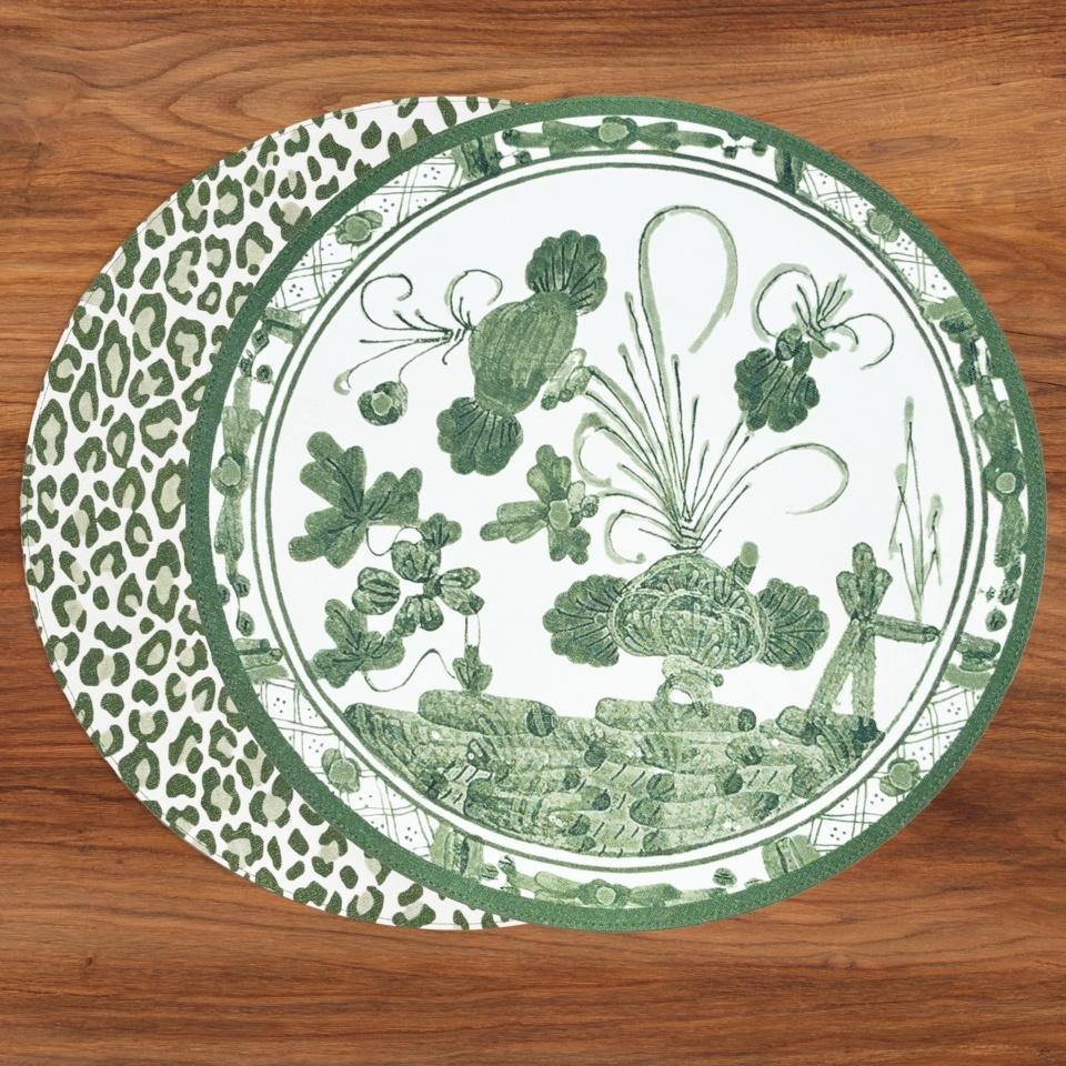 VIDA Faenza and Leopard Reversible Round Placemats Set of 4 (White &amp; Green)