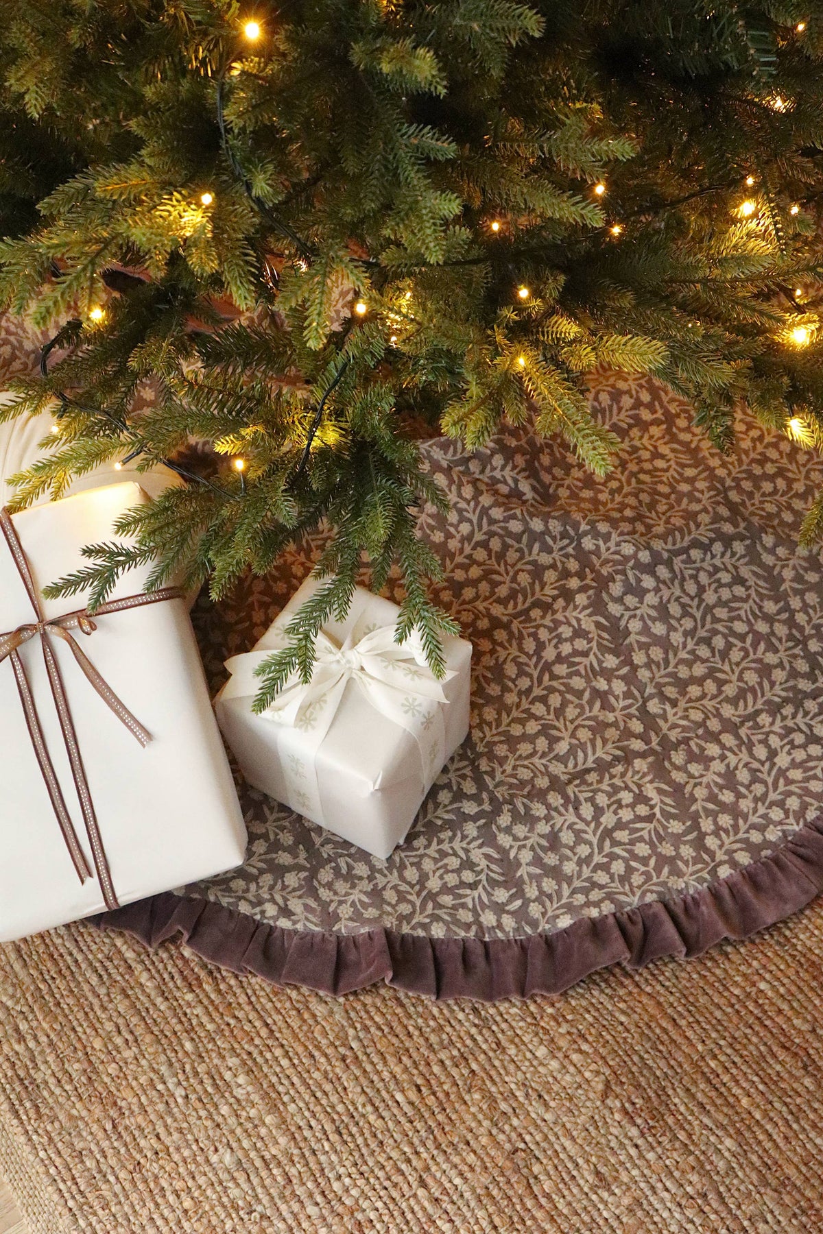 Wildvine Velvet Ruffle Tree Skirt, Heather