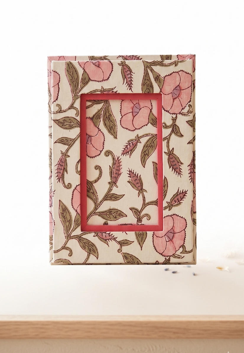 Large Handprinted Photo Frame - Jaipur Pastelli Jaal