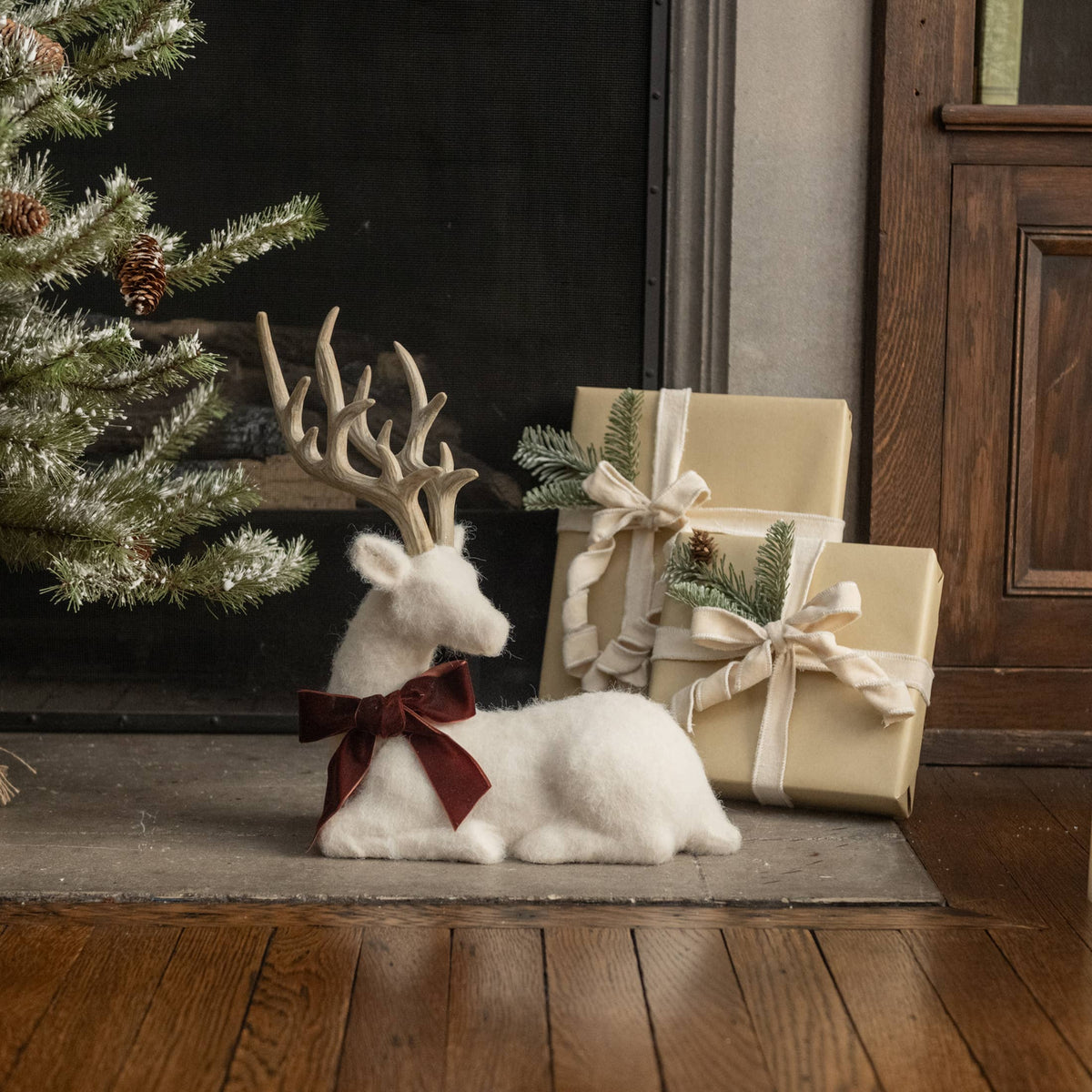 CREAM FELT DEER