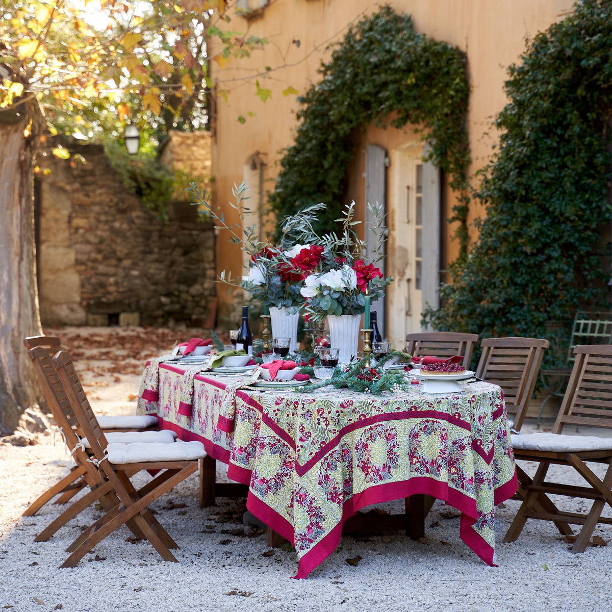 Winter Garden Red & Green | French Tablecloths