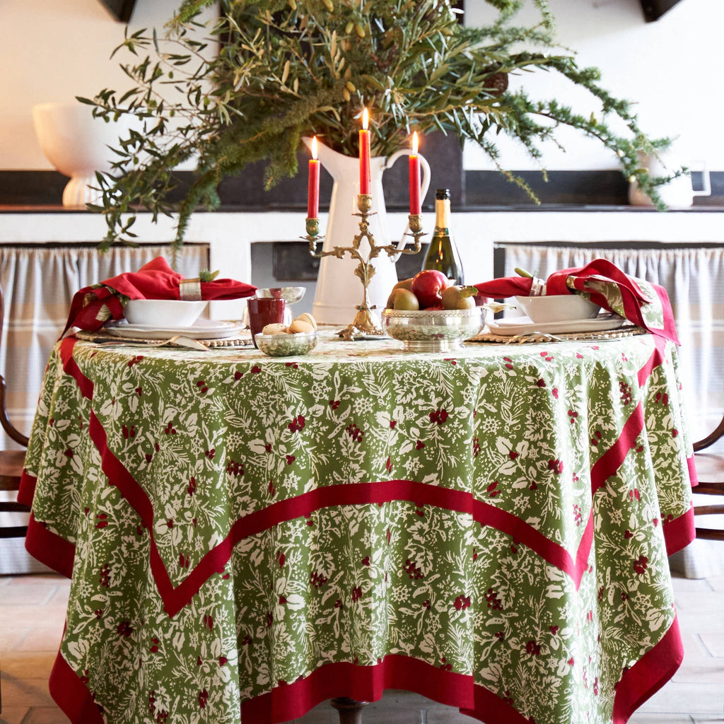 Baies de Houx Red & Green Tablecloth