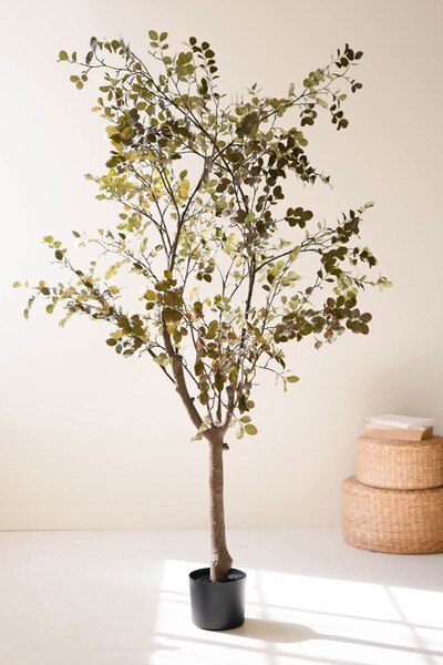ARTIFICIAL CREPE MYRTLE TREE IN A BLACK PLASTIC