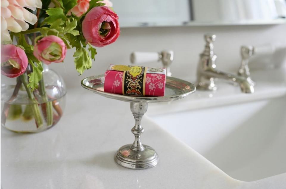 Petite Oval Pedestal Dish