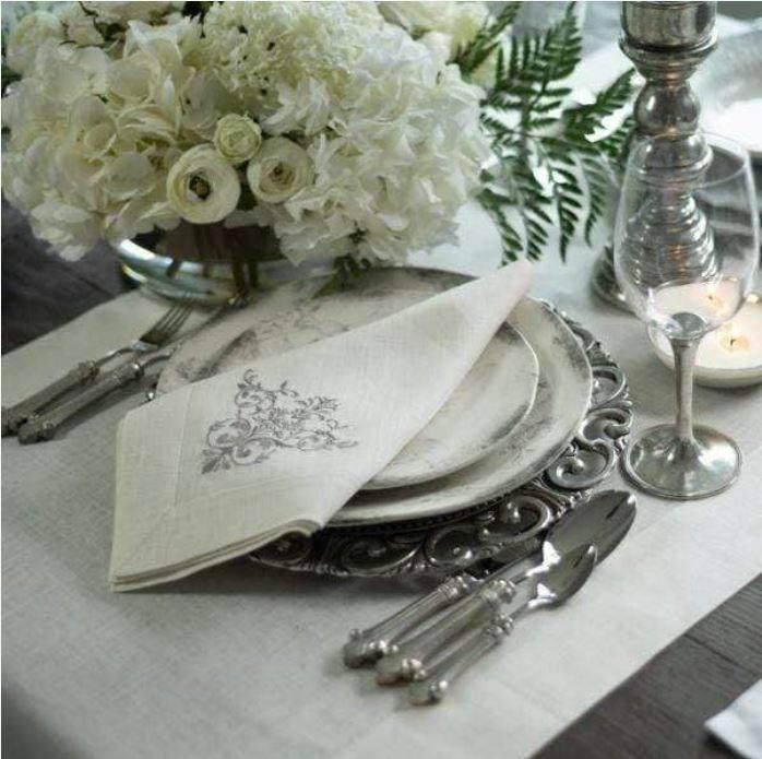 Victorian, Cream/Taupe