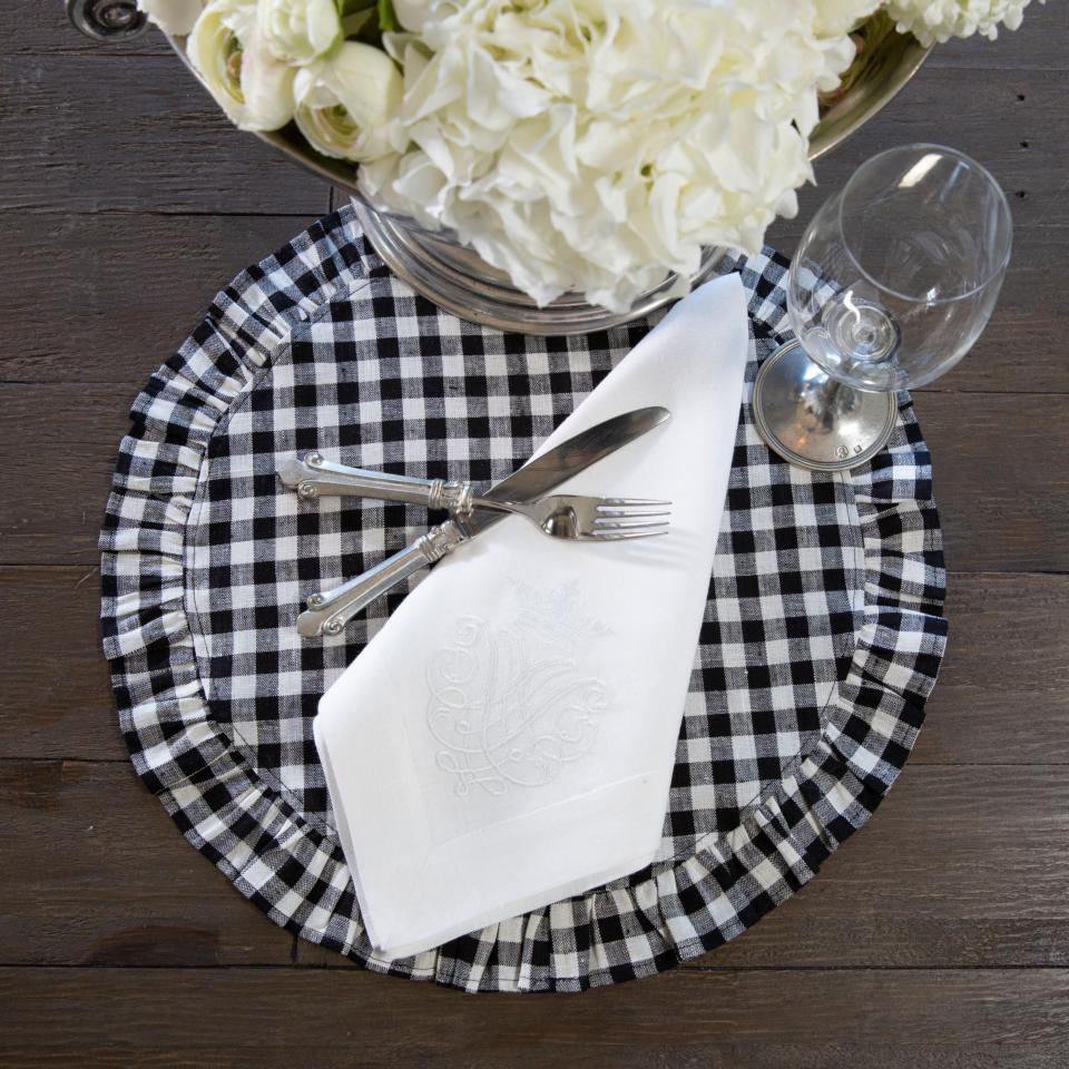 Linen Round Ruffle, Black Check