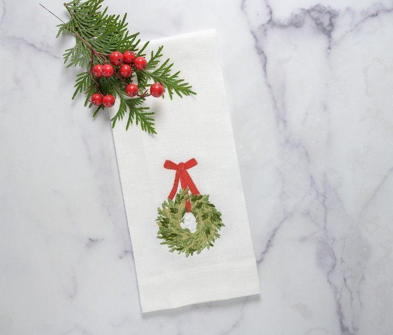 Boxwood Holiday Wreath, White ( Green/Red)