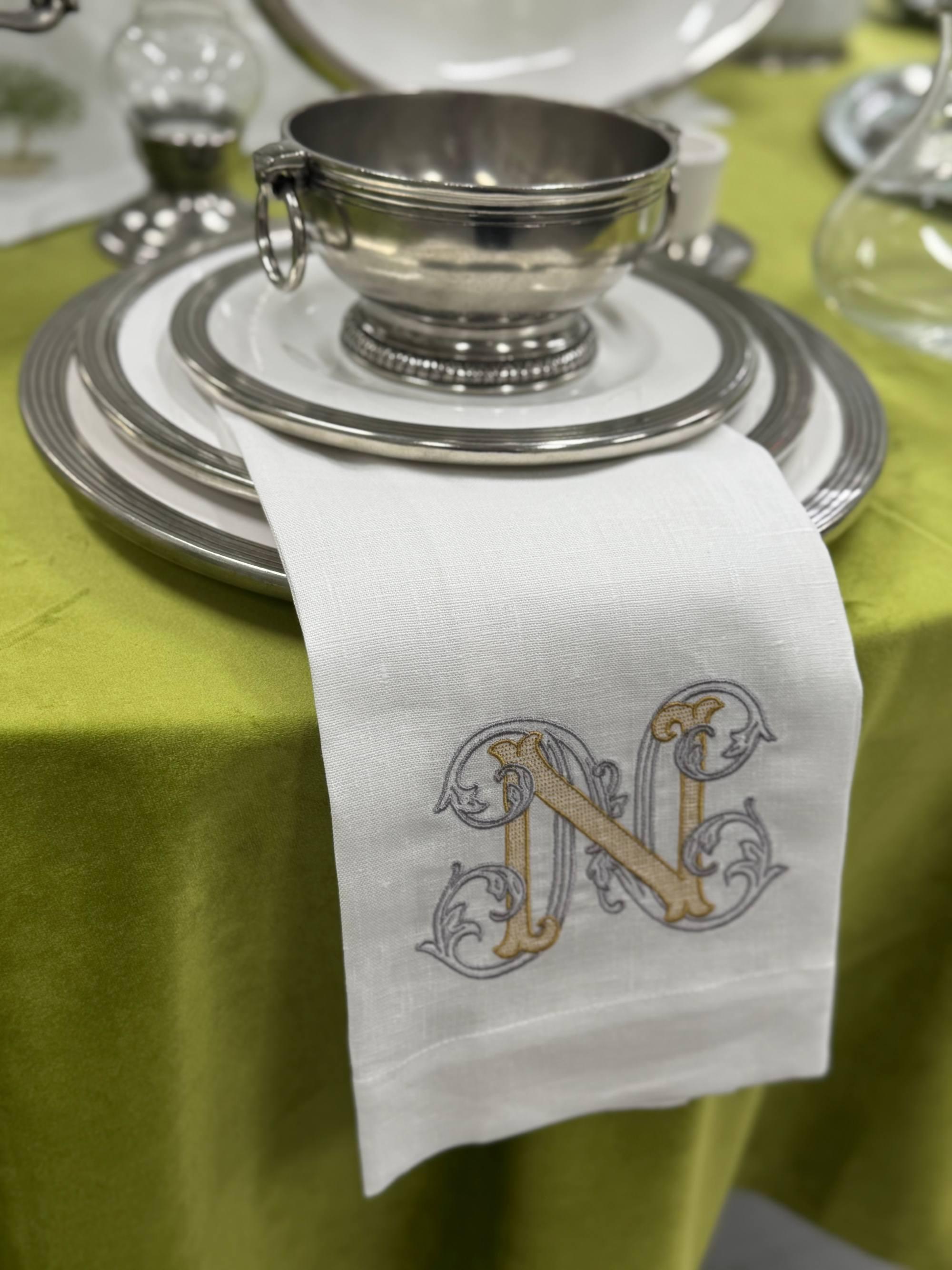Towel, Vintage Vine Monogram N, White (Gold/Platinum)