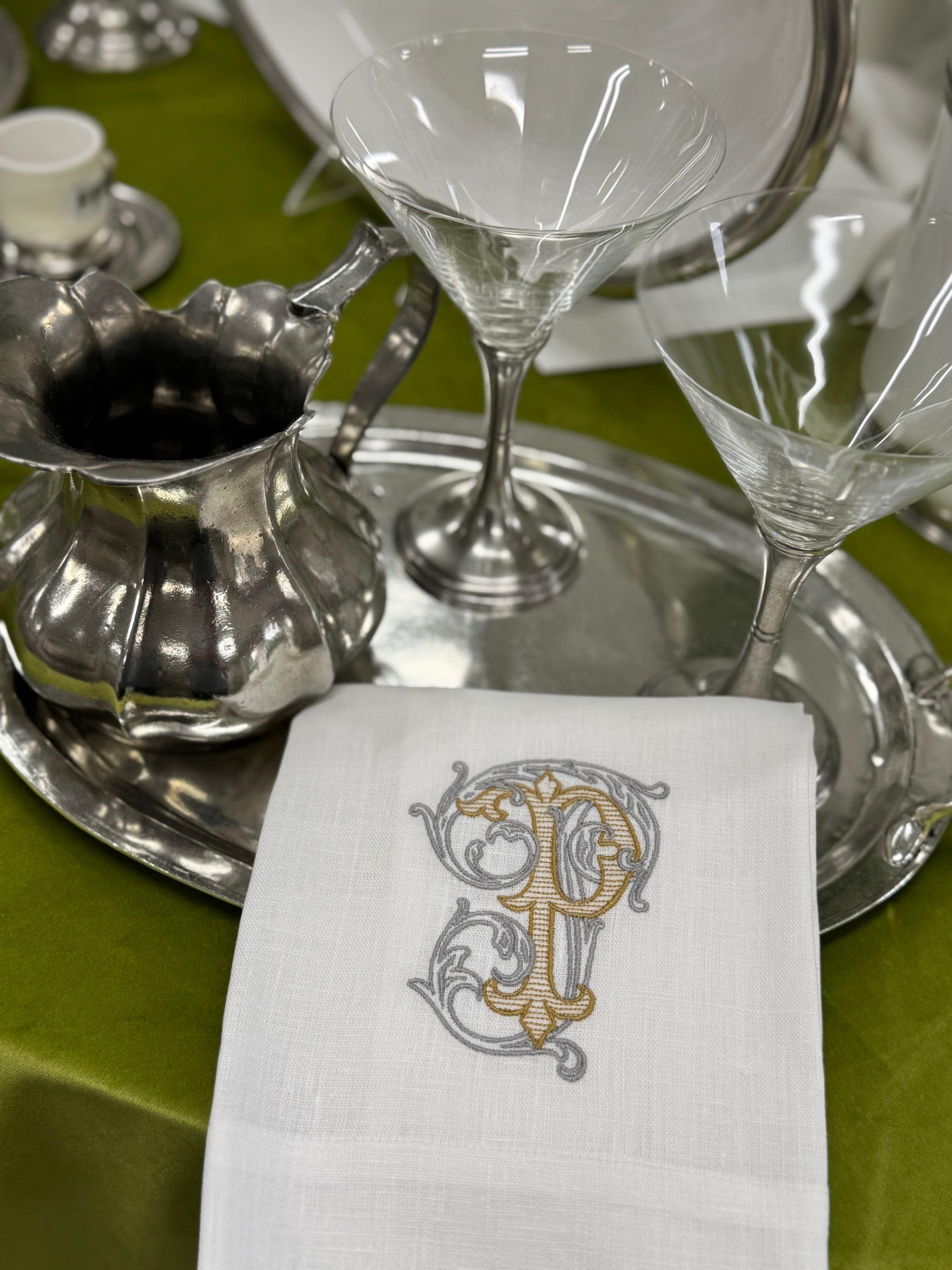 Towel, Vintage Vine Monogram P, White (Gold/Platinum)