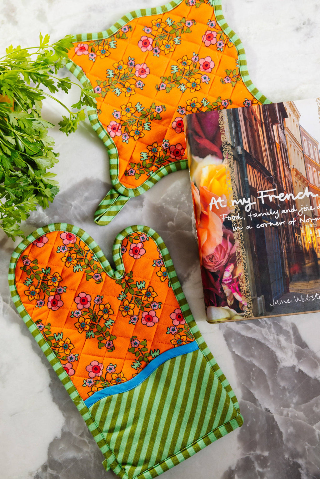 Orange Pot Holder & Oven Mitt