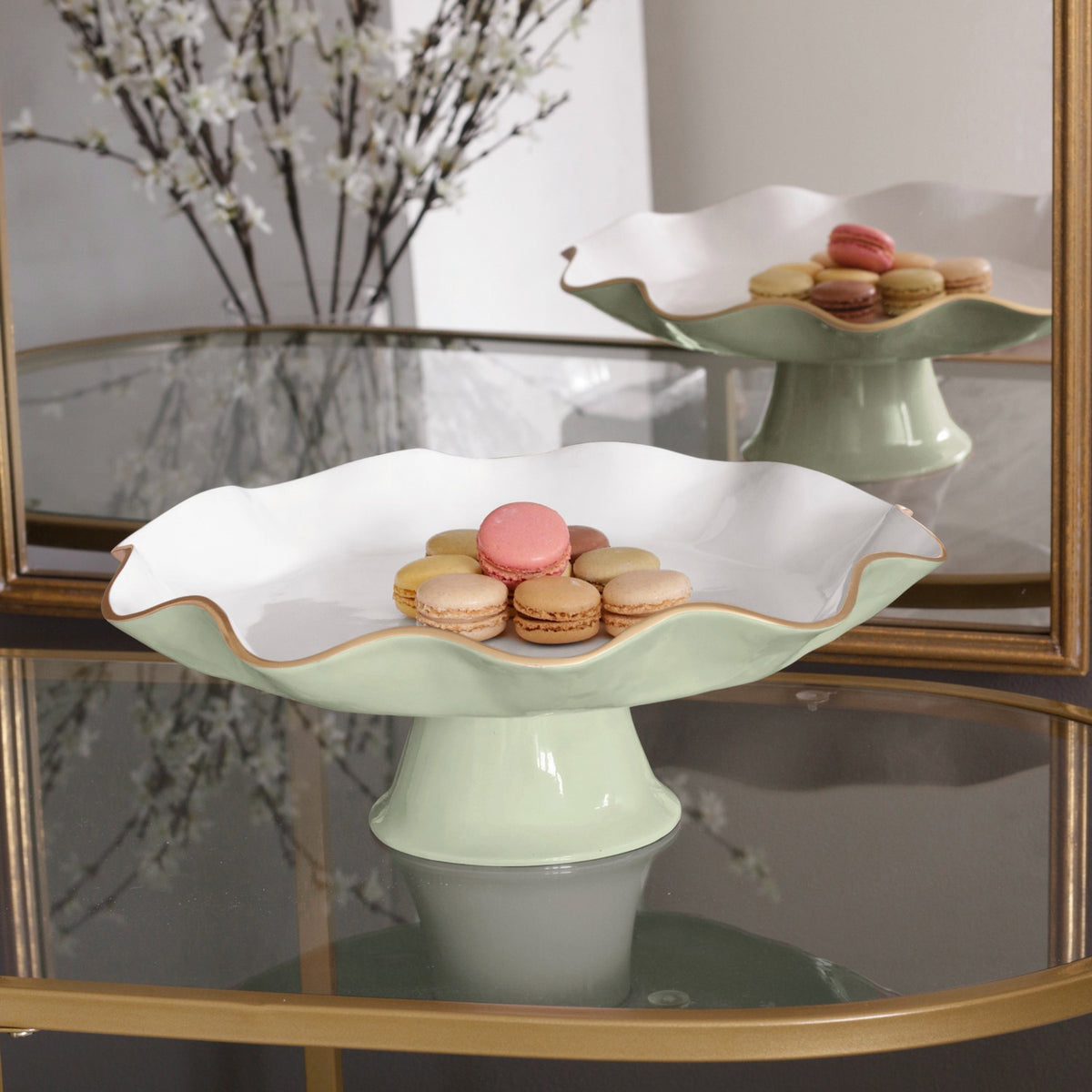 ENCANTO Carola Pedestal Cake Plate (Pistachio and White)