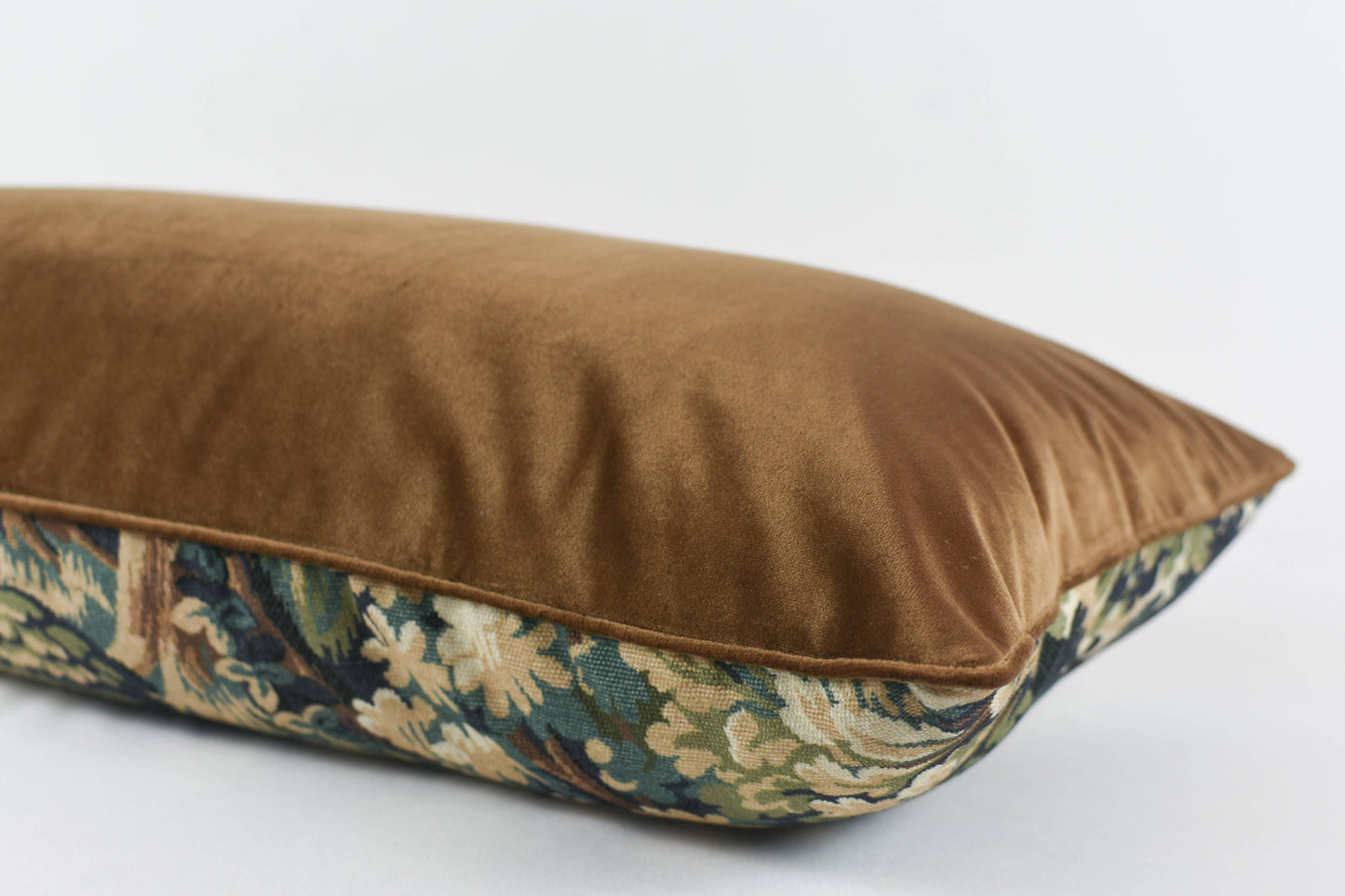 Yudi Pillow - Tapestry Pillow with velvet backing and piping