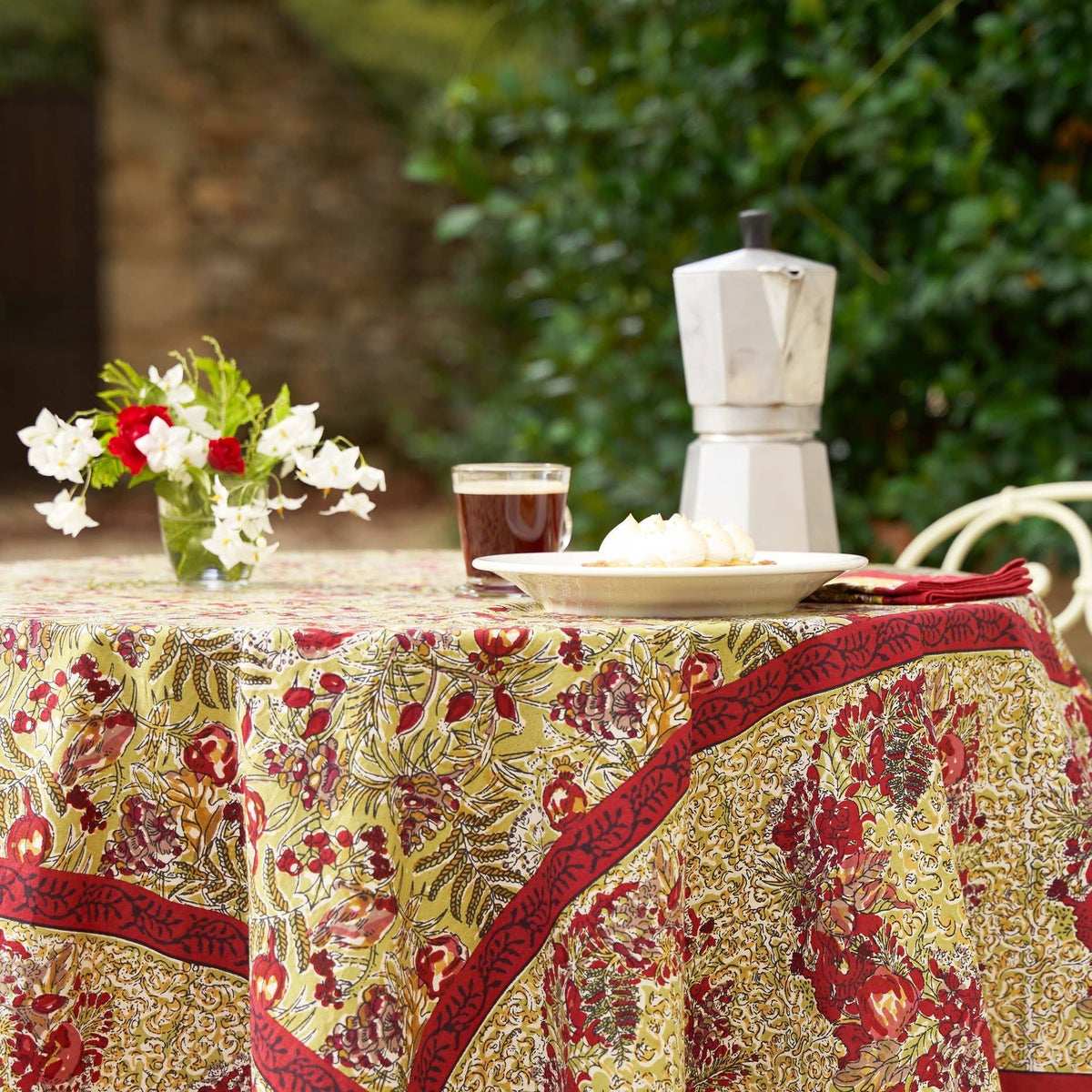 Winter Garden Red & Green | French Tablecloths