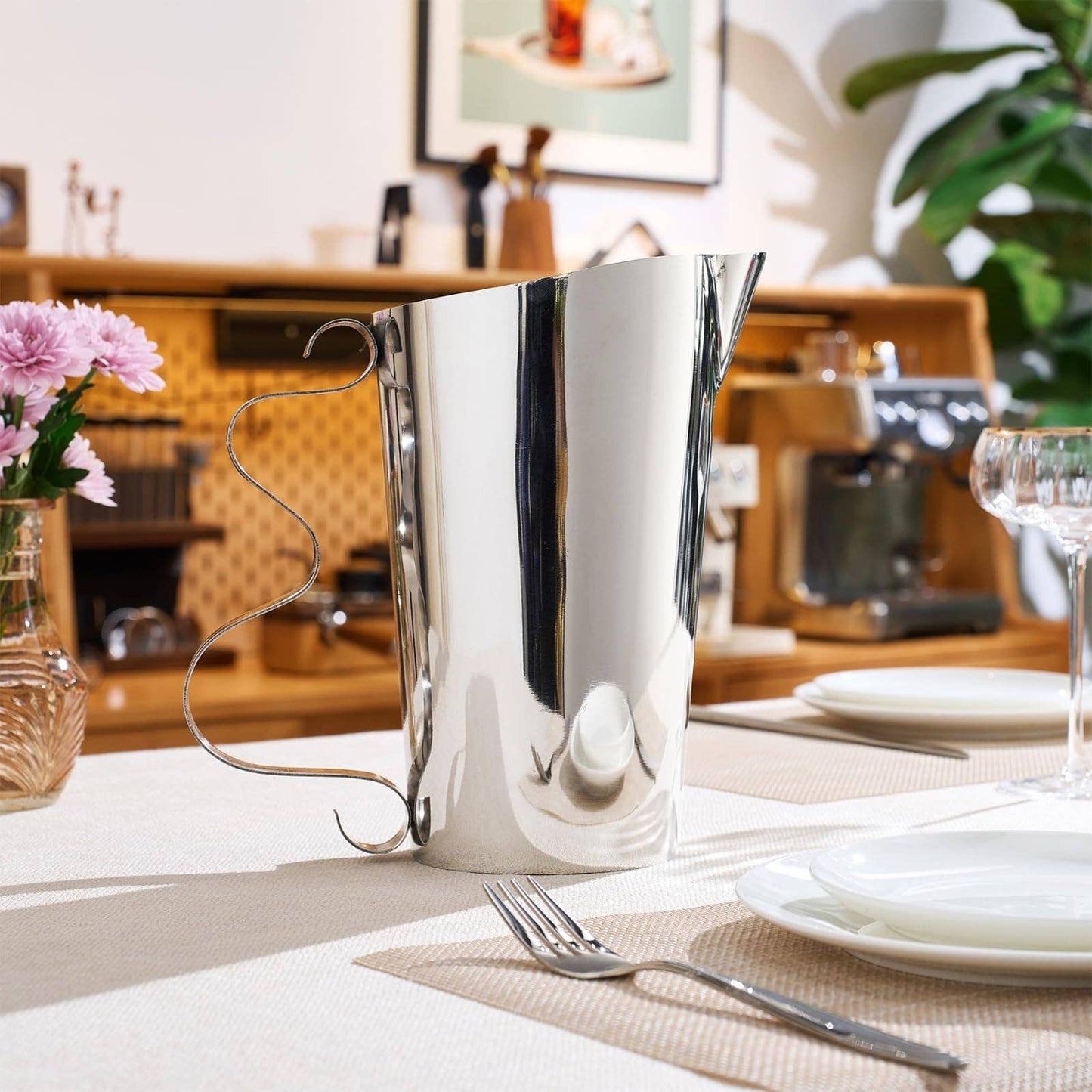 Stainless Steel Swirl Pitcher – Polished Mirror Finish