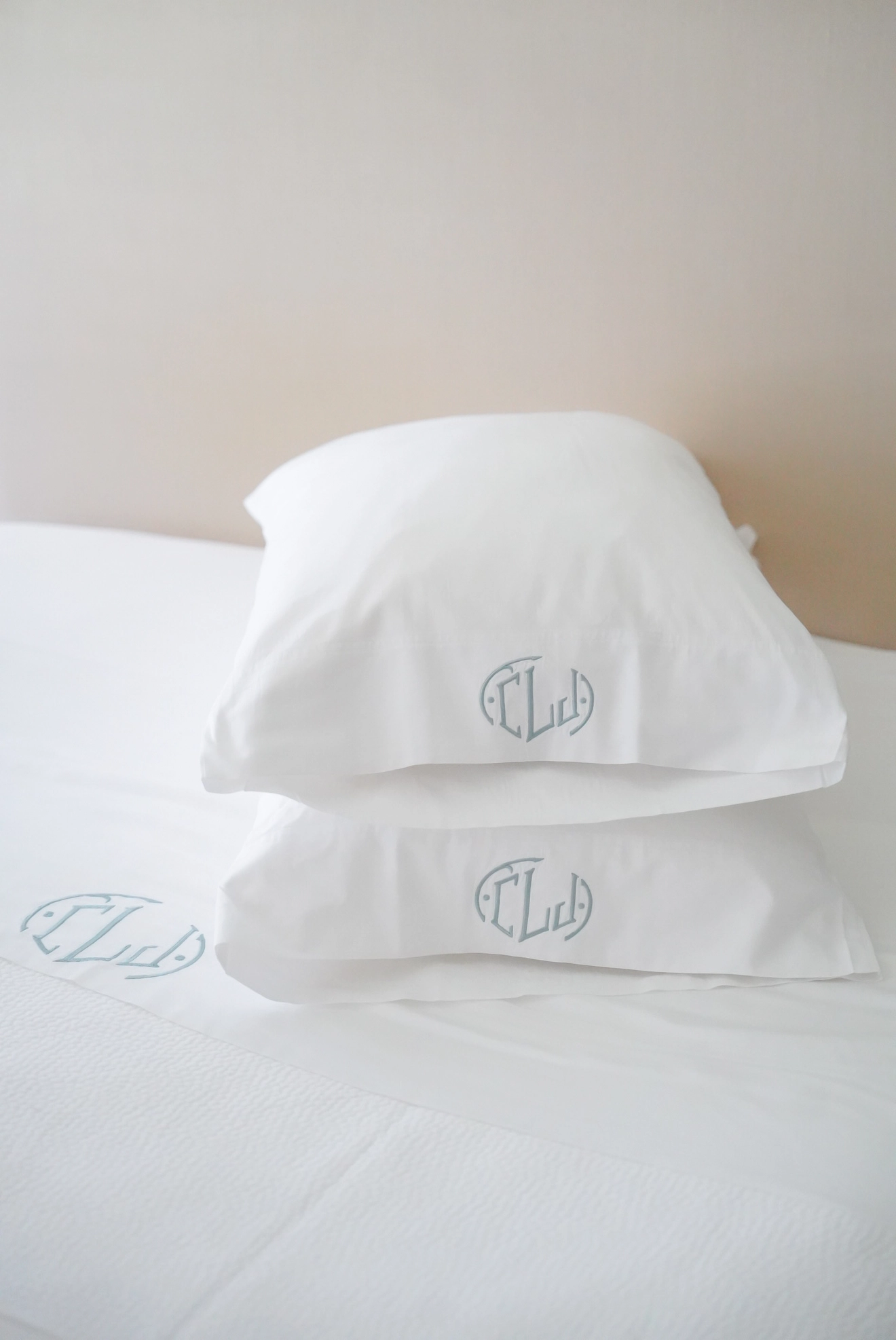 Custom Embroidered Sateen Sheet Set